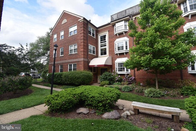 Photo - 2107 N Scott St Apartment Unit 66