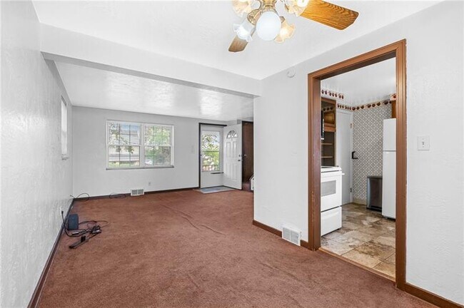 Photo - 105 5th Ave