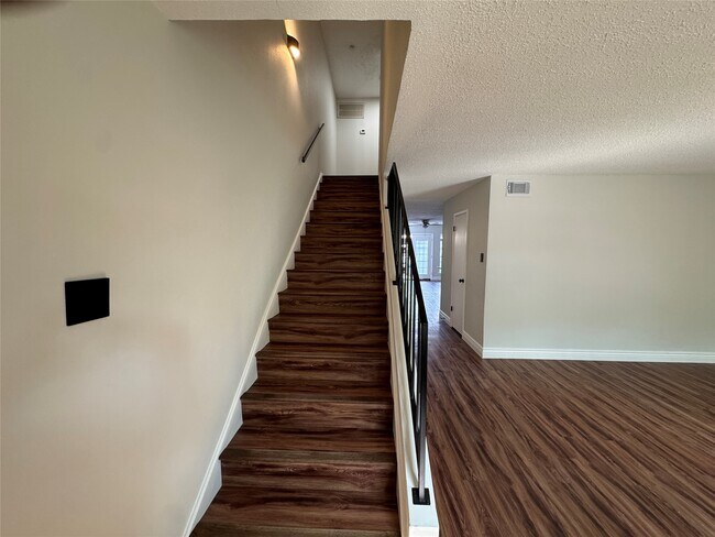 Photo - 6512 Kentwick Dr Unidad True