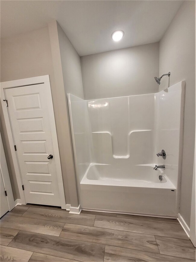 161 Lena Ln