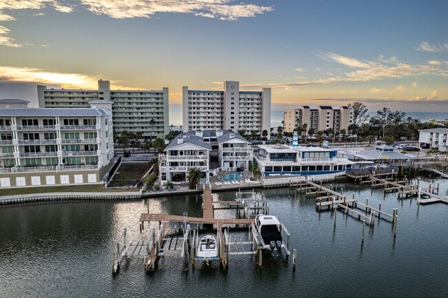 Building Photo - Gorgeous 2/2 condo at Indian Shores Unit 6