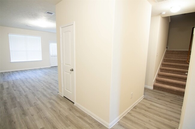 6239 Brenwood Cir