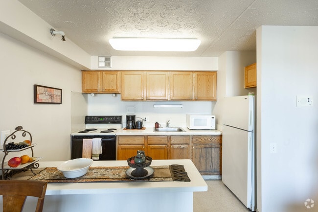 2 BR, 1 BA