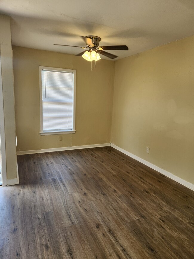 Dining Room - 608 Campbell St