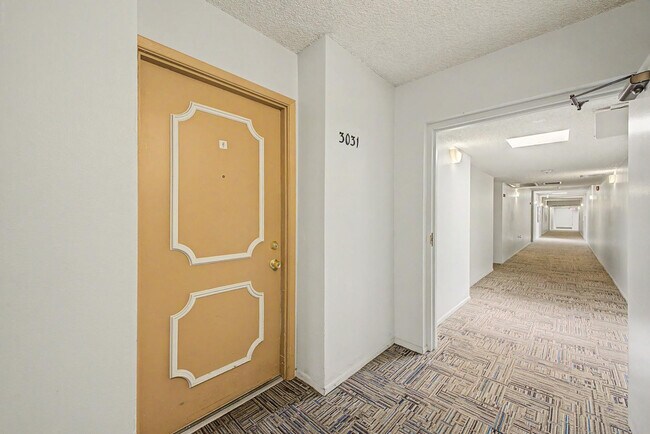 Photo - 3033 E Devonshire Ave Unit 3031