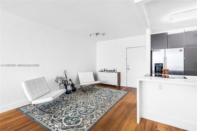 Photo - 7441 Wayne Ave Unit 3C