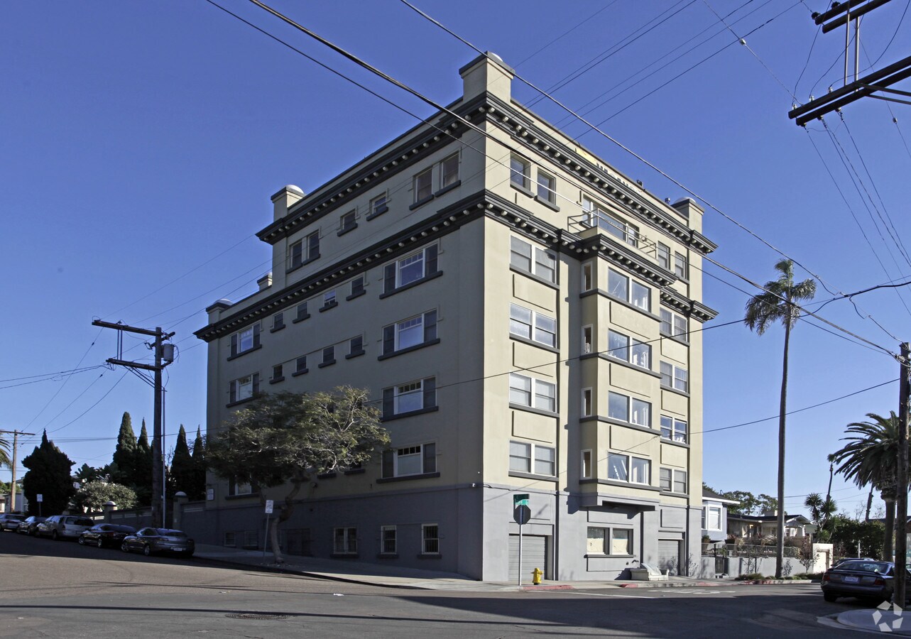 Golden View Apartments - Golden View Apartments