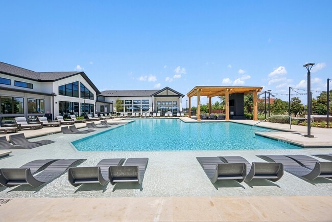 Building Photo - The Dalton