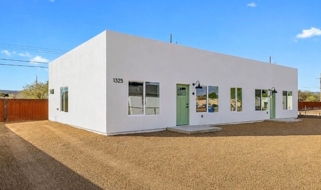 Building Photo - 1325 W Speedway Blvd