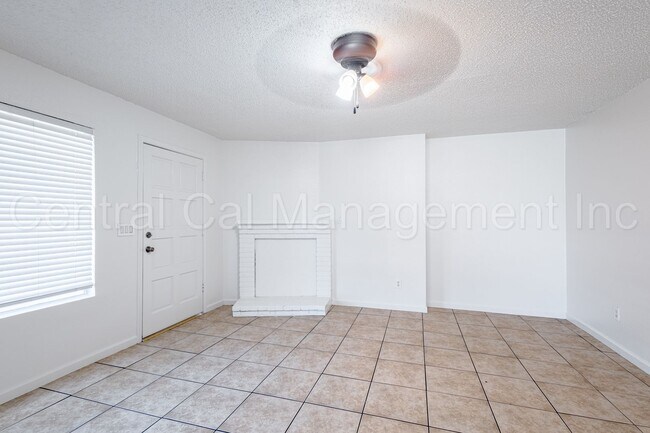 Photo - 3308 Loyalton Ave Unit B