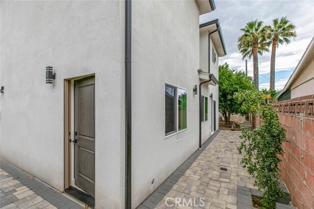 Photo - 8157 Varna Ave