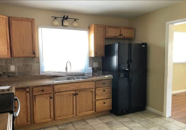 Photo - 1411 E Orman Ave