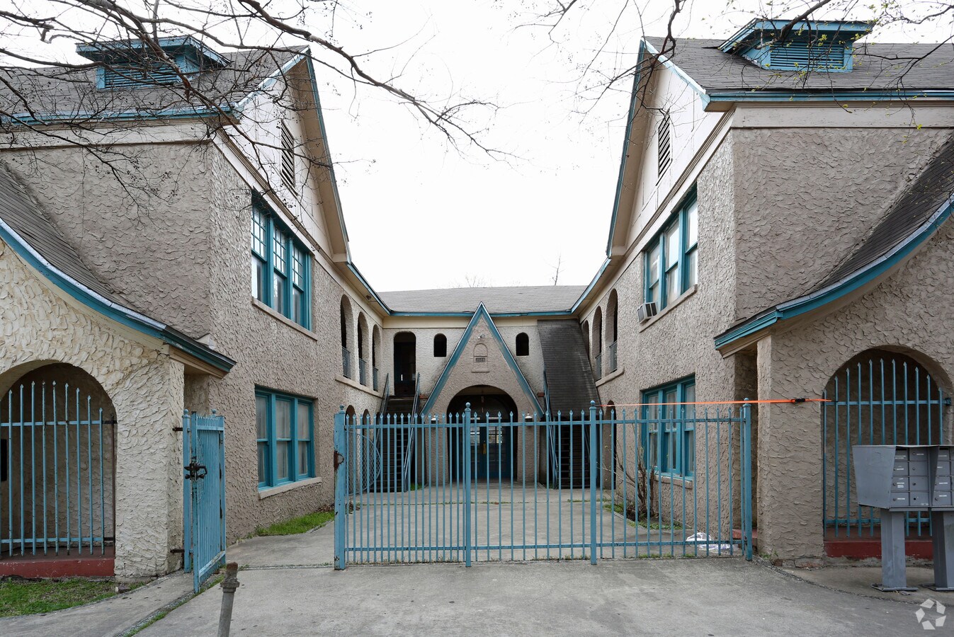 Photo - Las Brisas Manor