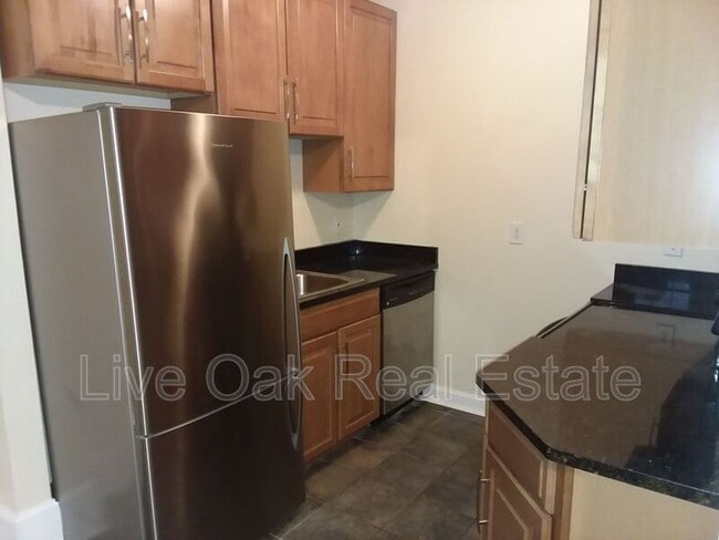 Photo - 405-23rd 1/2 23 1/2 St Unit #3