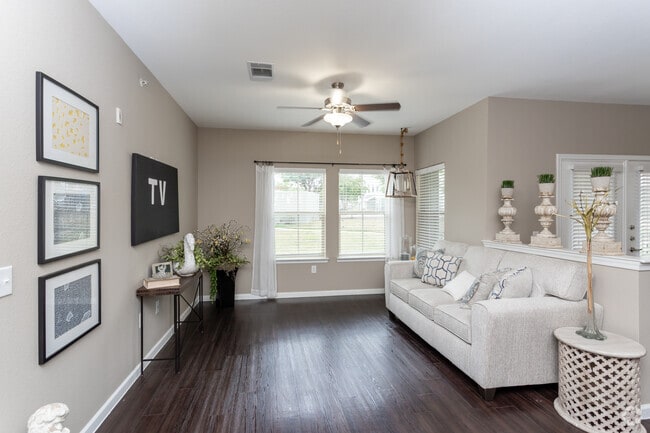 2HAB,2BA - B2 - The Reserve at Towne Crossing