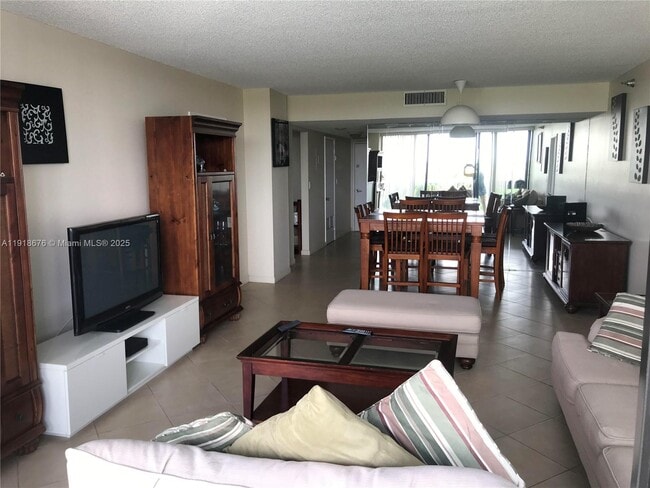 Photo - 20515 E Country Club Dr Unit 541