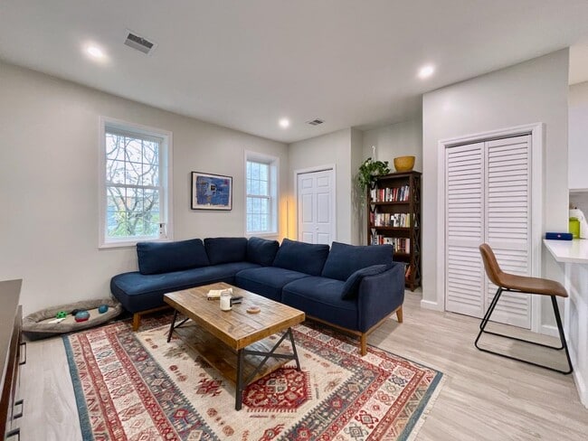 Photo - 592 Palisade Ave