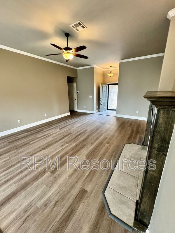 Photo - 1213 Hickory Creek Dr