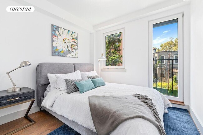 Photo - 896 New York Ave