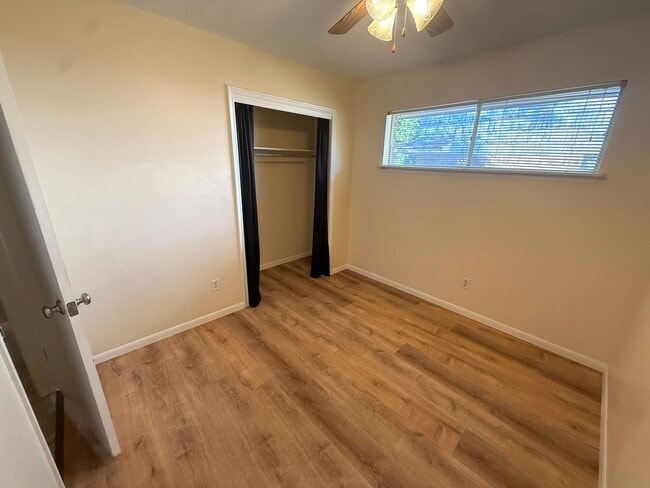 Photo - 241 Merribrook Trail