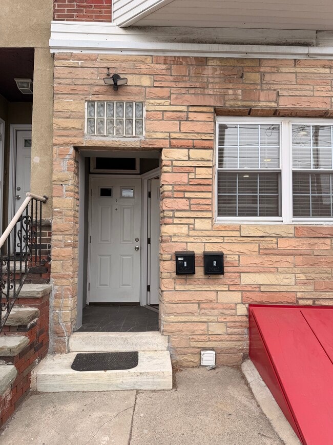 Building Photo - 2049 Snyder Ave Unit 1