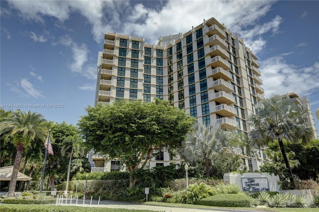 Photo - 1121 Crandon Blvd Unidad D608 Rental