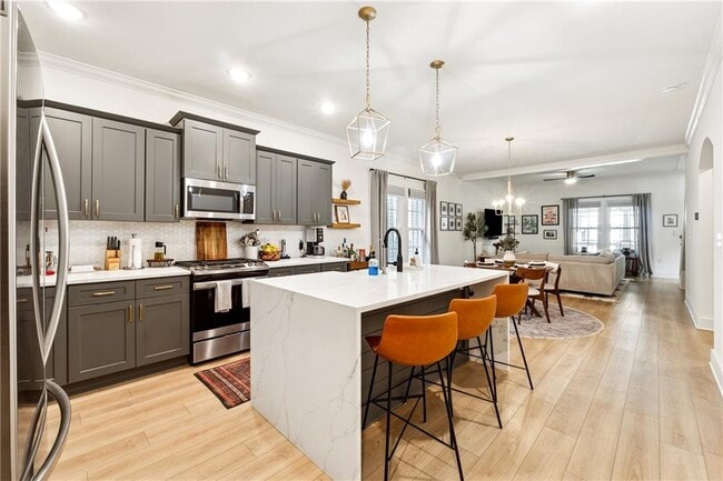 Photo - 951 Longley Ave NW