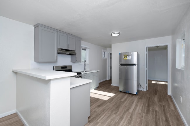 Photo - 3087 Inez St