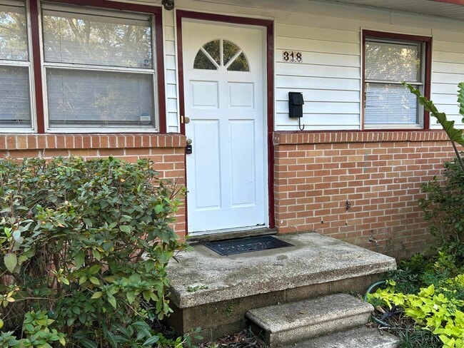 Photo - 318 Meadowbrook Ln