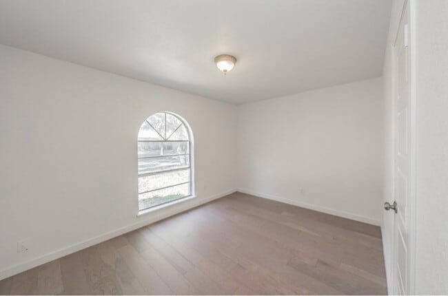 Photo - 3506 S Elm Dr