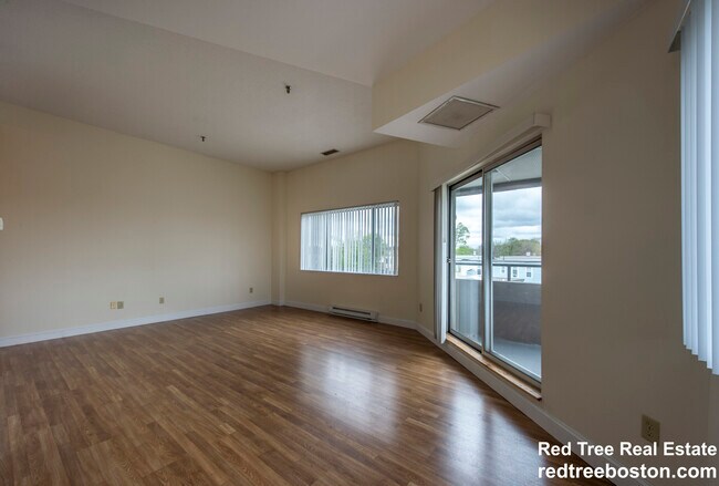 Photo - 1079 Commonwealth Ave Unidad 447