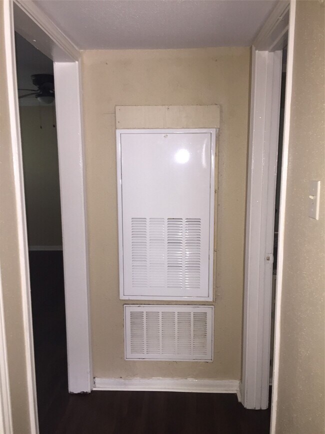 Photo - 4710 Airport Blvd Unit 206