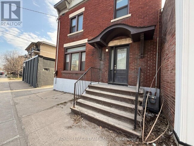 Photo - 790 Bronson Ave