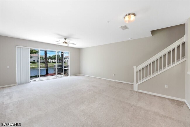 Photo - 1088 Oxford Ln