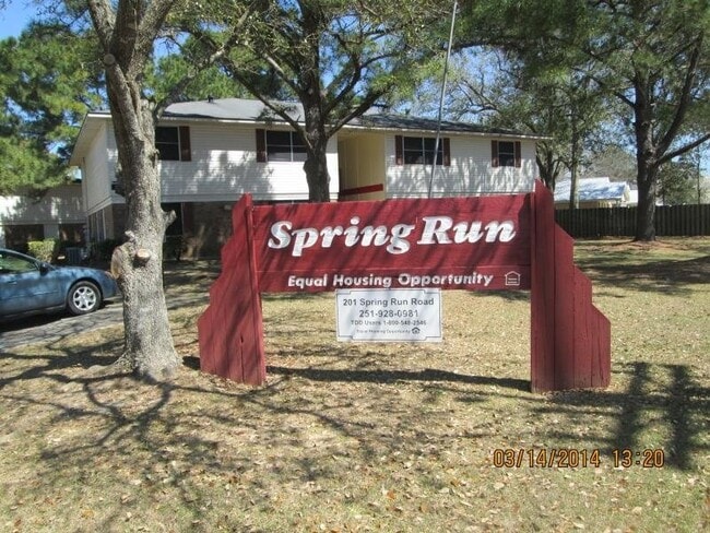 Building Photo - 201 Spring Run Dr Unit #201