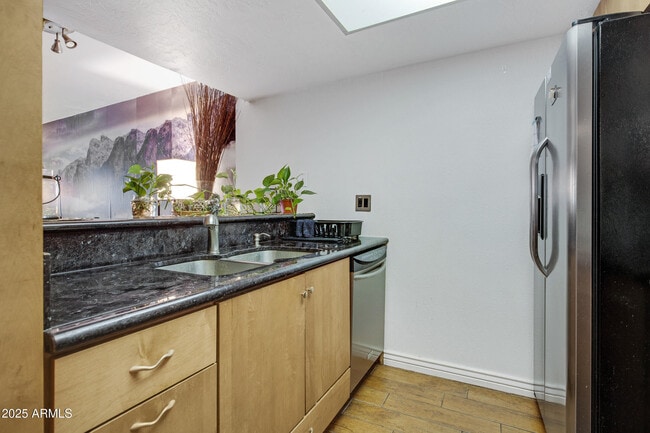 Photo - 540 N May Unidad 1131