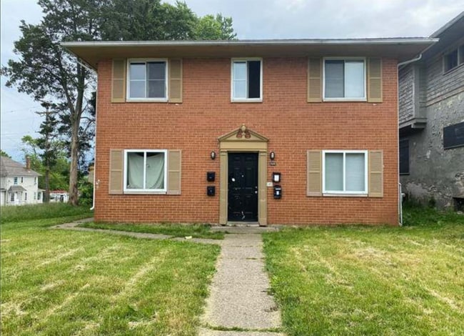 Building Photo - 708 Oxford Ave Unit D