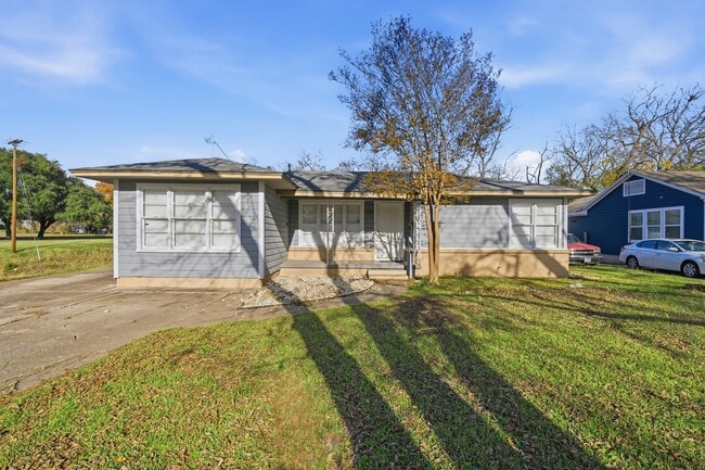 Building Photo - 1025 N 32nd St