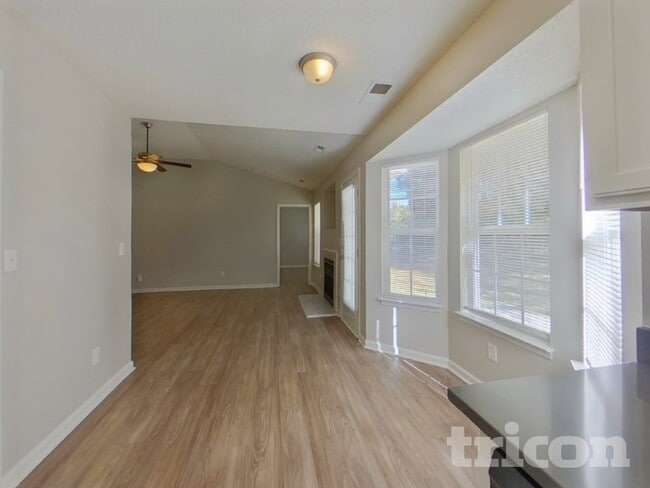 Photo - 7112 Rumple Rd