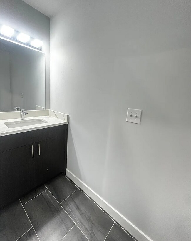 Photo - 2212 N Marshall St Unit 2