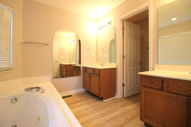 Photo - 5510 Fair Oaks Ln