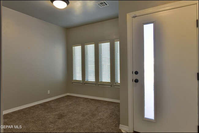 Photo - 600 Logwood Ave