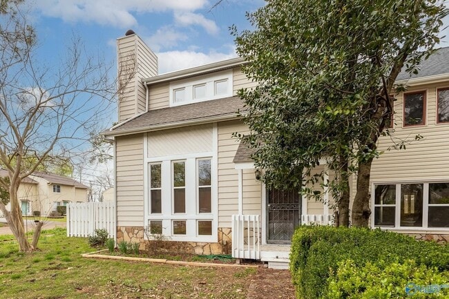 Photo - 401 Hobbs Rd SE