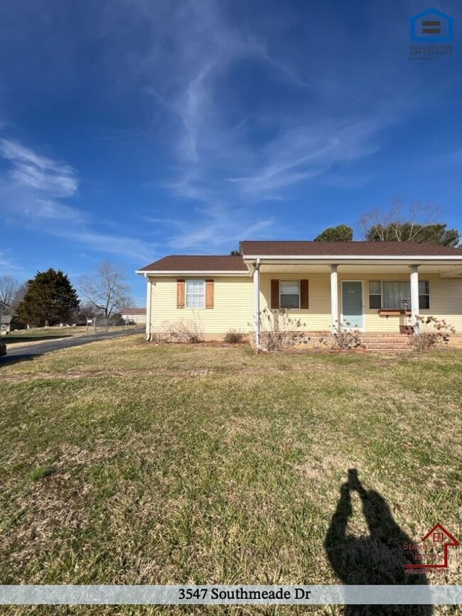 Photo - 3547 Southmeade Dr
