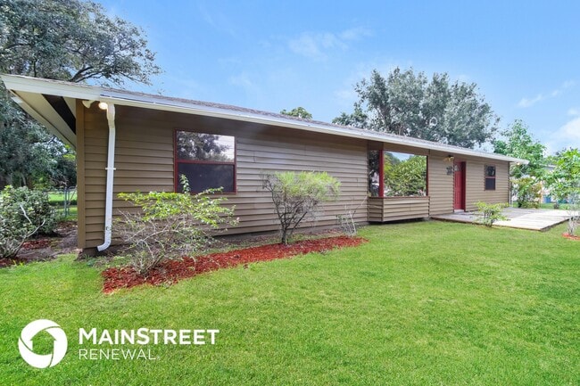 Photo - 555 La Veta Dr