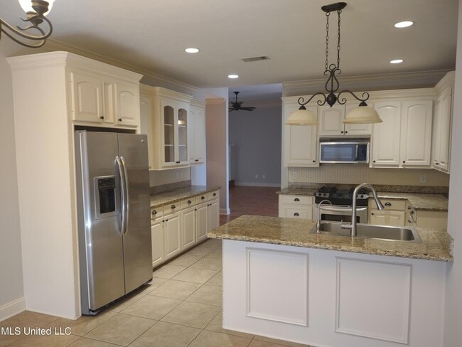 Photo - 103 Hallmark Pl