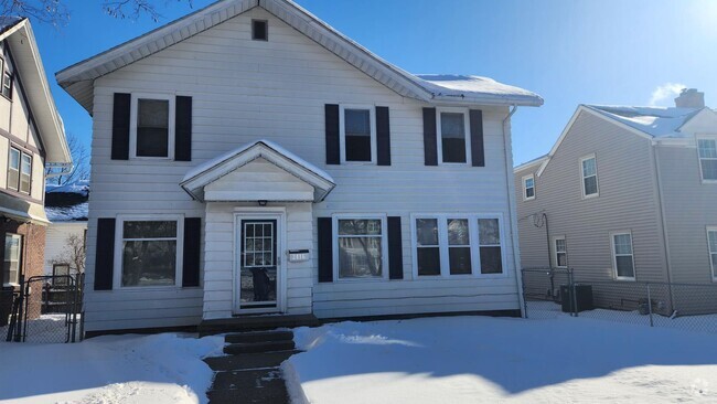 Building Photo - Historic, recently updated single-family h... Rental