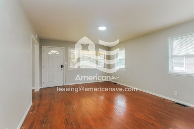 Photo - 3950 N Irvington Ave