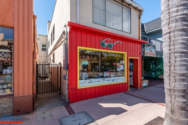 Building Photo - 211 Capitola Ave Unit 3 Rental