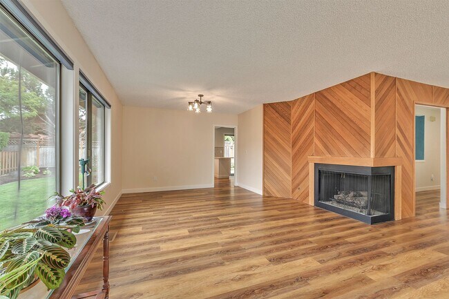 Photo - Single Level Ranch Style Home in Singing W...